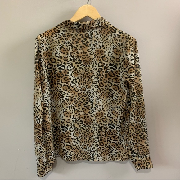 Forever 21 long sleeve leopard printed button up blouse. - Picture 4 of 4